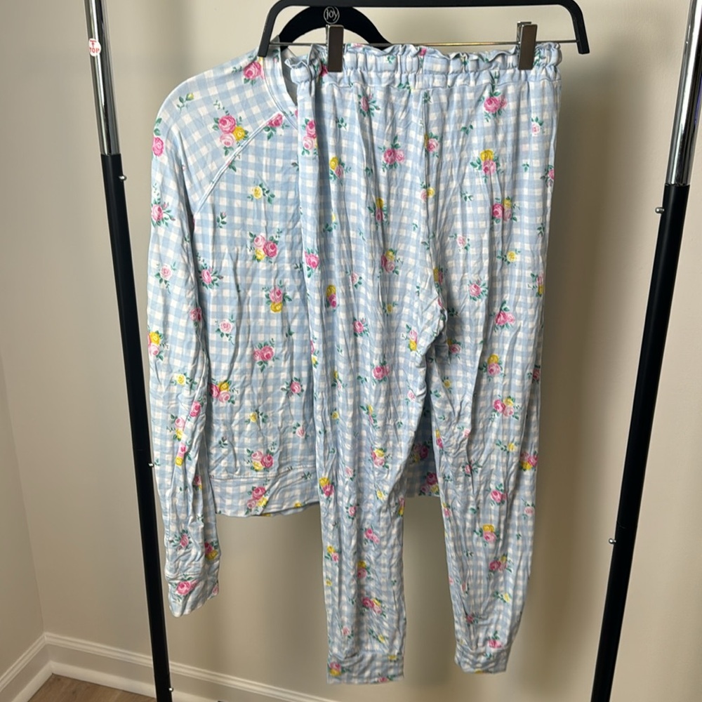 Women's Blue Floral Gingham Long-Sleeve Pajama Set - Picture 8 of 9